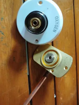 Wall outlet Gas Oksigen Medis Rumah Sakit Import tipe CIG Lengkap dengan konektornya - Foto 3
